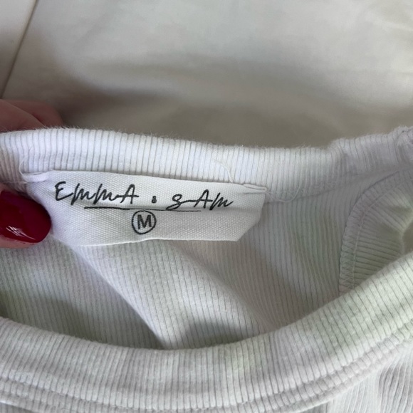 Emma & Sam Classic White Ribbed Top - Picture 3 of 3